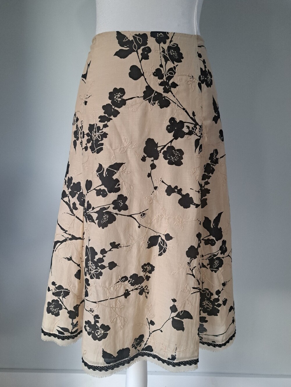 WHBM Cotton/Silk Beige Floral A-Line Skirt with Black Blossom Print